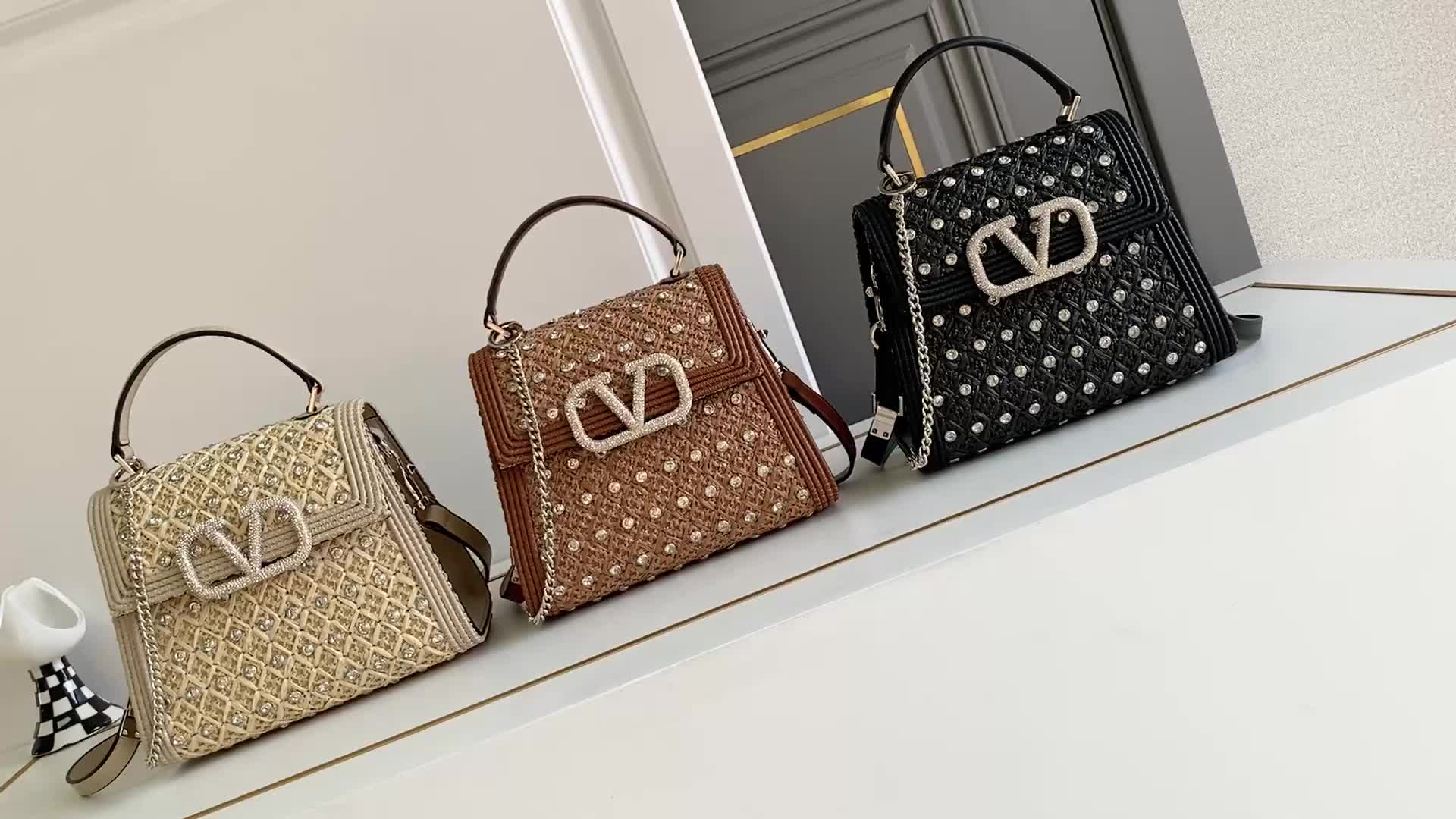 Valentino Bags(4A)-Crossbody- online sale ID: BL1422 $: 139USD,