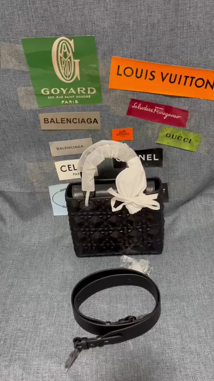 ID: BV2208 $: 225USD,
