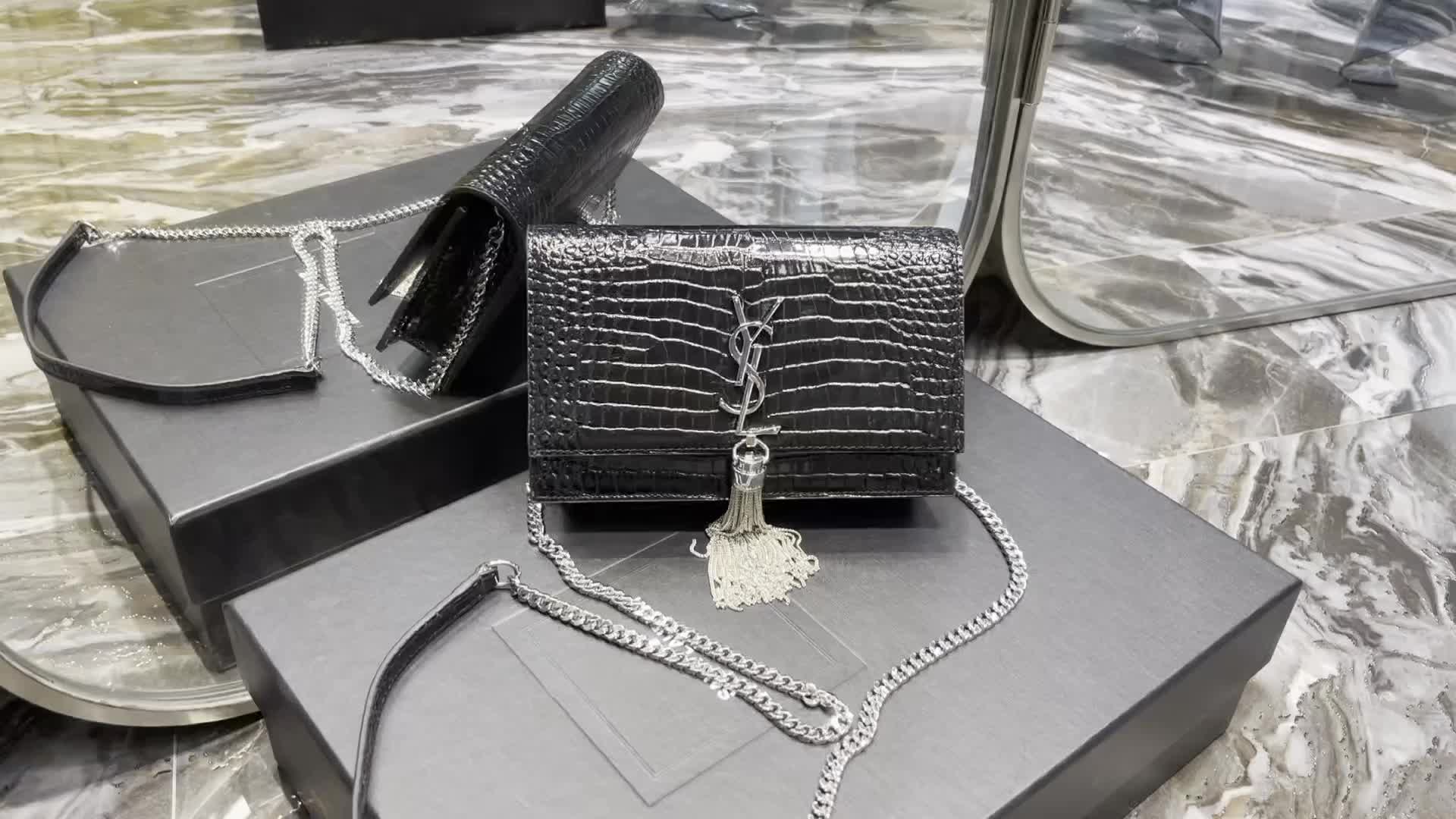 exclusive cheap ID: BN9599 $: 169USD,