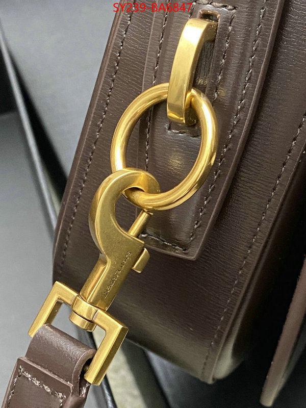 fashion designer ID: BA6847 $: 239USD,