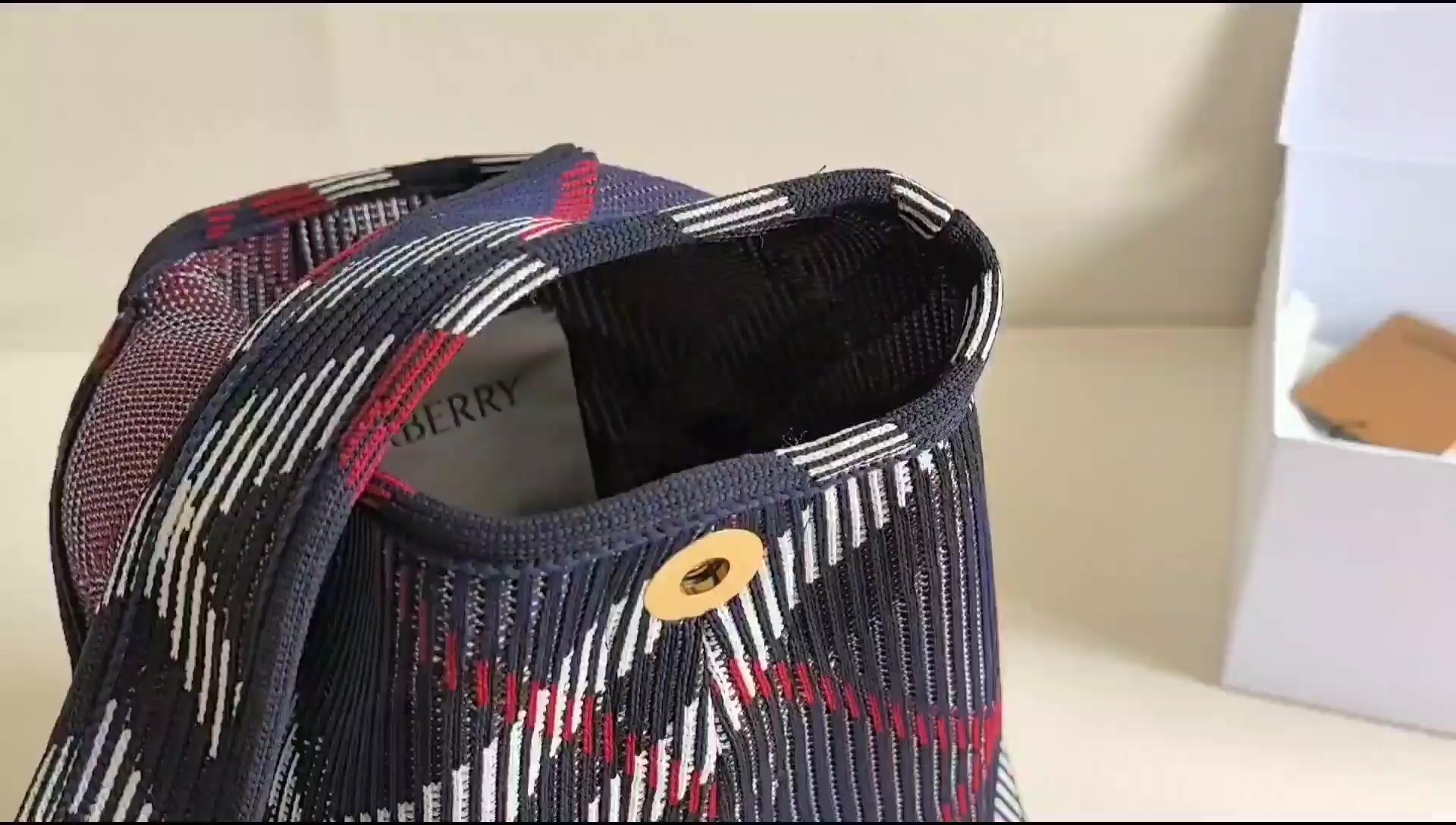 Burberry Bags(TOP)-Handbag- quality aaaaa replica ID: BZ7035 $: 199USD,