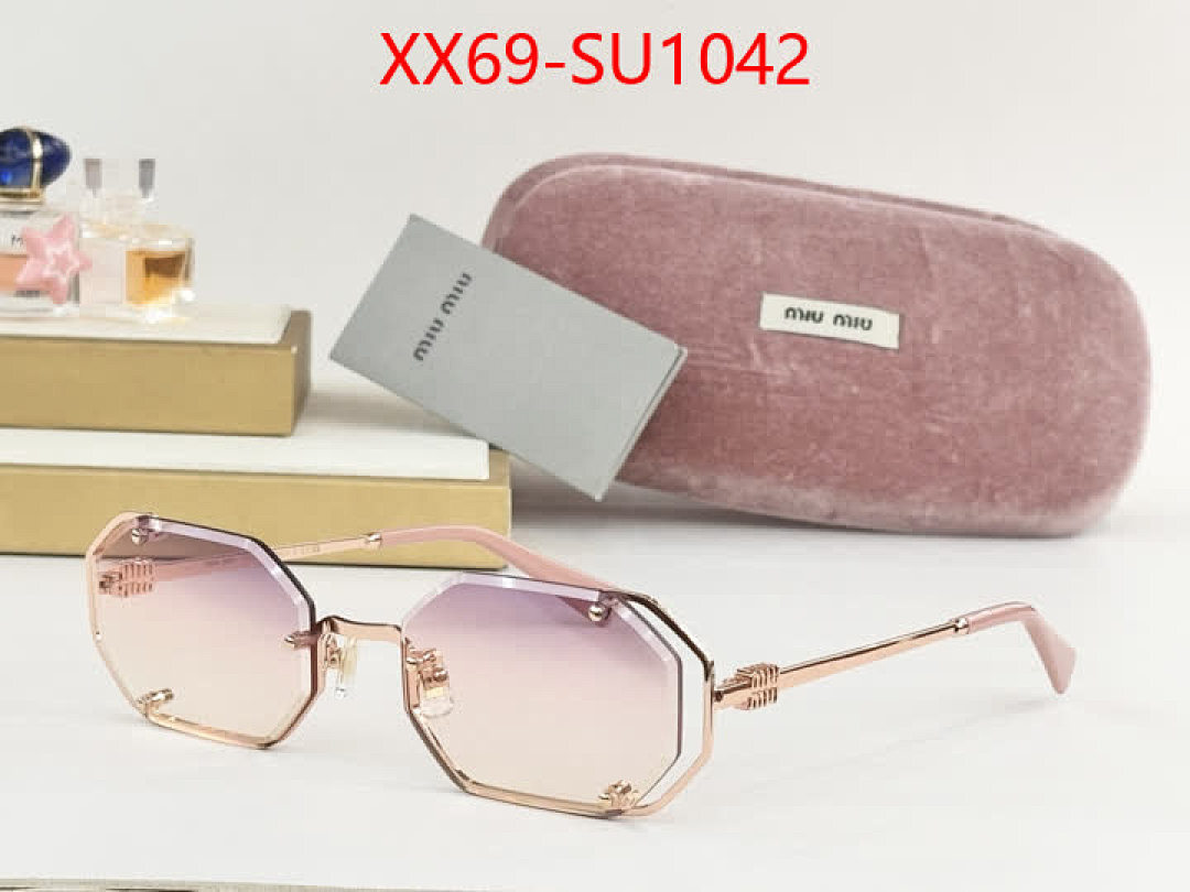 Glasses-Miu Miu ID: SU1042 $: 69USD