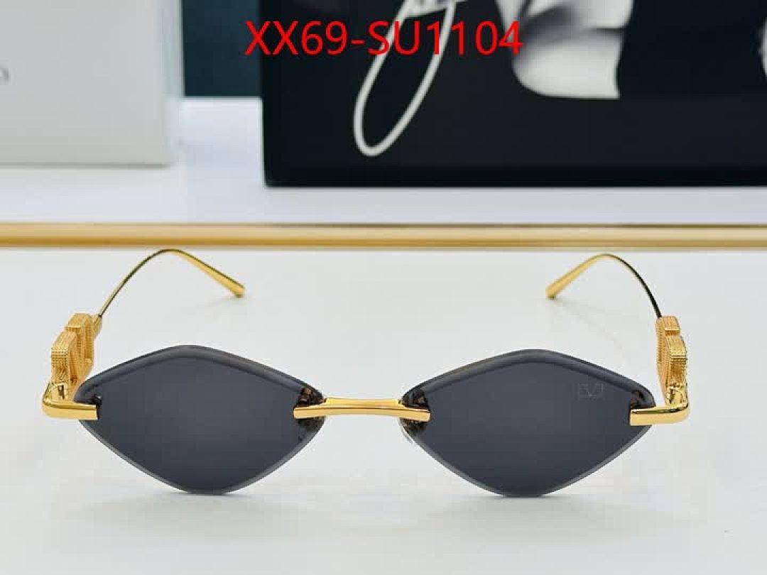 Glasses-Valentino ID: SU1104 $: 69USD