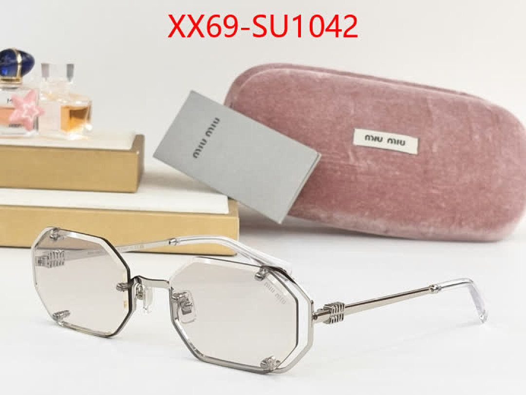 Glasses-Miu Miu ID: SU1042 $: 69USD