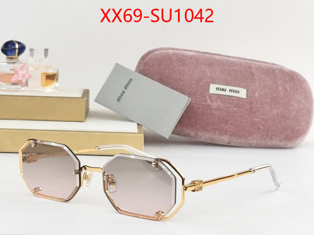 Glasses-Miu Miu ID: SU1042 $: 69USD