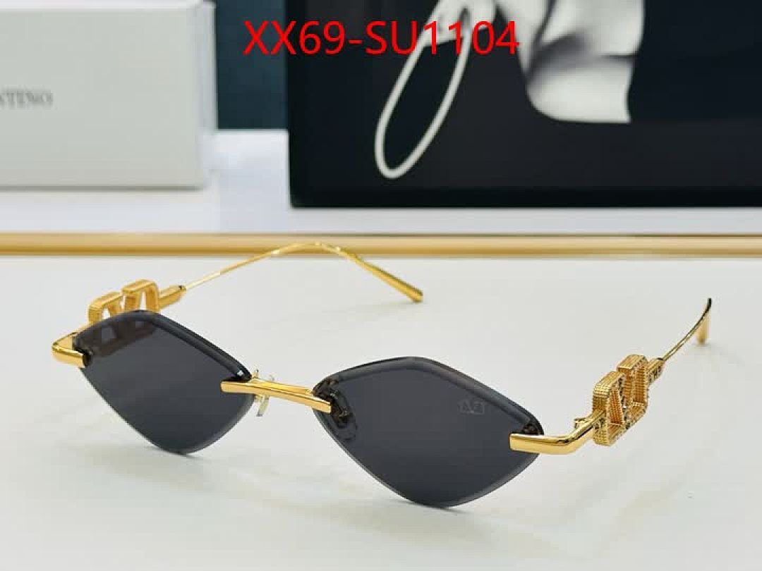 Glasses-Valentino ID: SU1104 $: 69USD