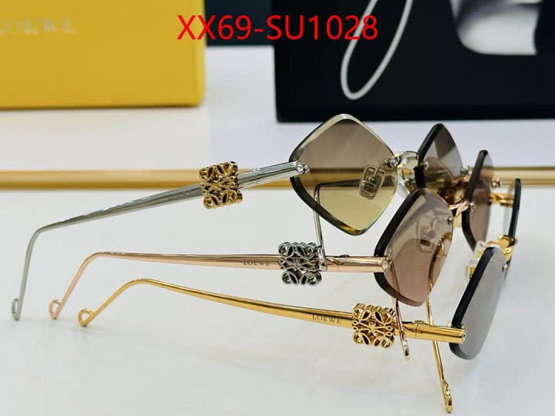 Glasses-Loewe ID: SU1028 $: 69USD