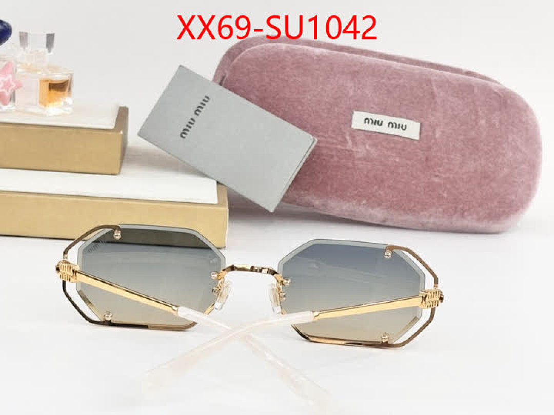 Glasses-Miu Miu ID: SU1042 $: 69USD
