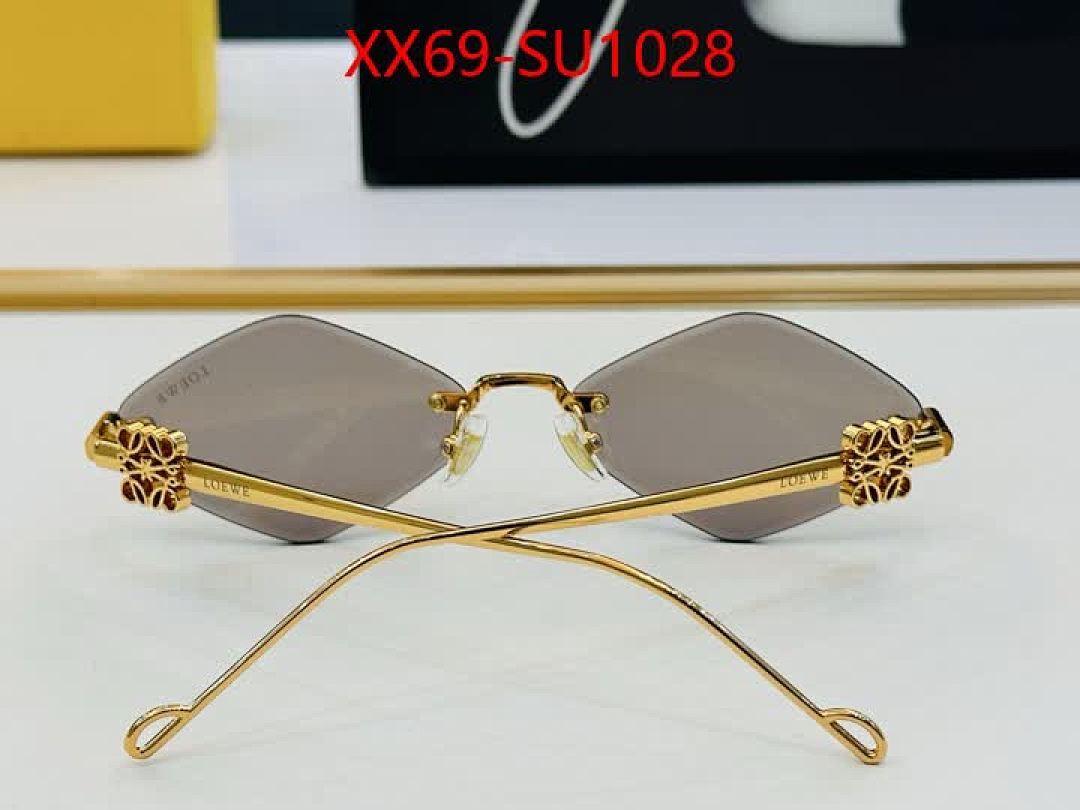 Glasses-Loewe ID: SU1028 $: 69USD