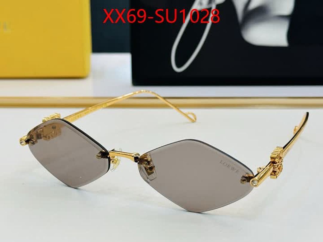Glasses-Loewe ID: SU1028 $: 69USD