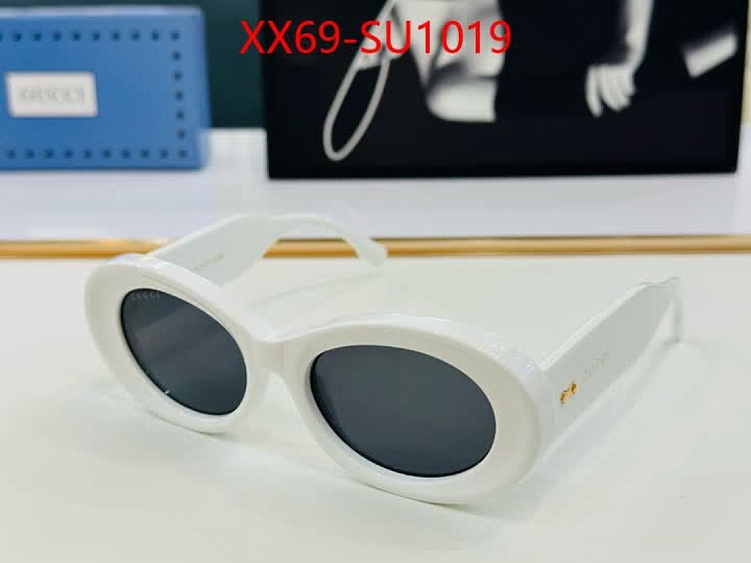 Glasses-Gucci ID: SU1019 $: 69USD