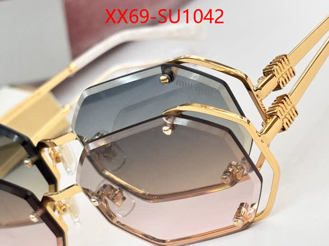 Glasses-Miu Miu ID: SU1042 $: 69USD