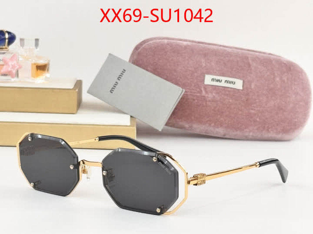 Glasses-Miu Miu ID: SU1042 $: 69USD