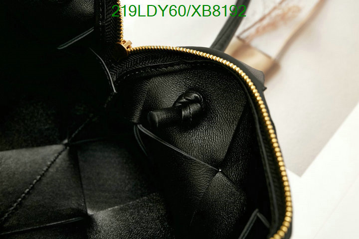 BV Bag-(Mirror)-Diagonal- Code: XB8192 $: 219USD