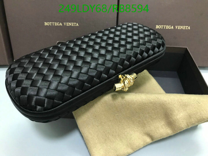 BV Bag-(Mirror)-Clutch- Code: RB8594 $: 249USD