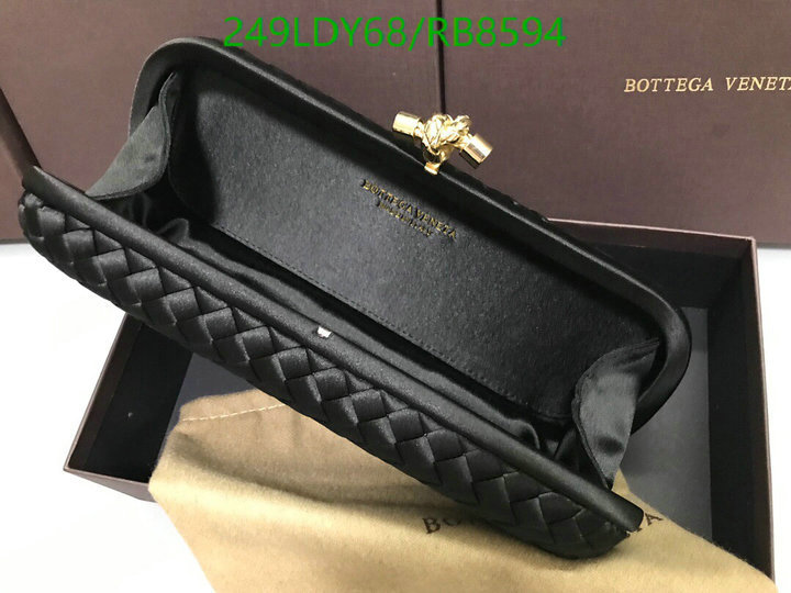 BV Bag-(Mirror)-Clutch- Code: RB8594 $: 249USD