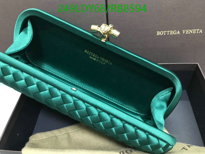 BV Bag-(Mirror)-Clutch- Code: RB8594 $: 249USD