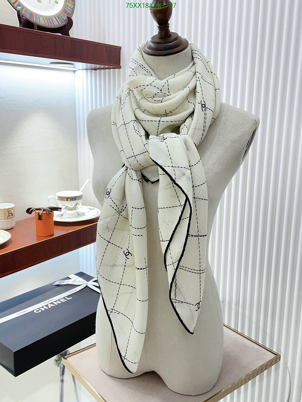 Scarf-Chanel Code: QM1797 $: 75USD