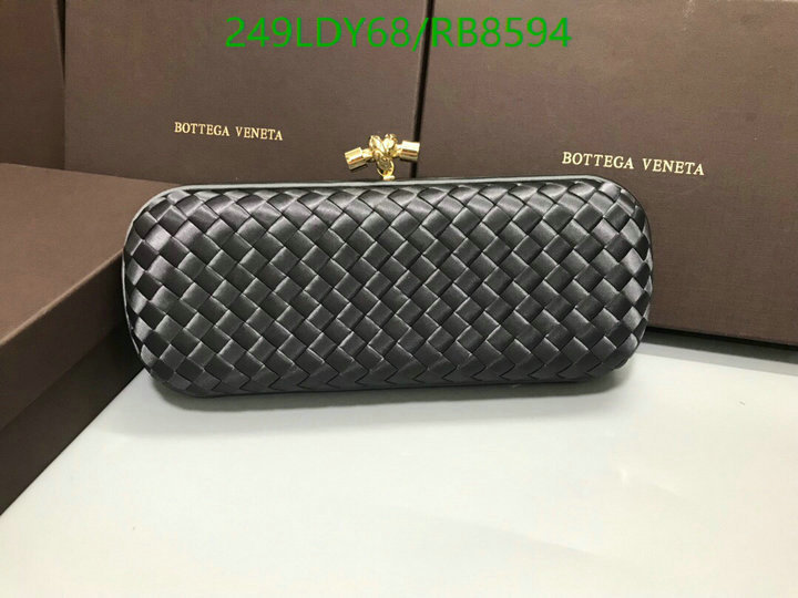 BV Bag-(Mirror)-Clutch- Code: RB8594 $: 249USD