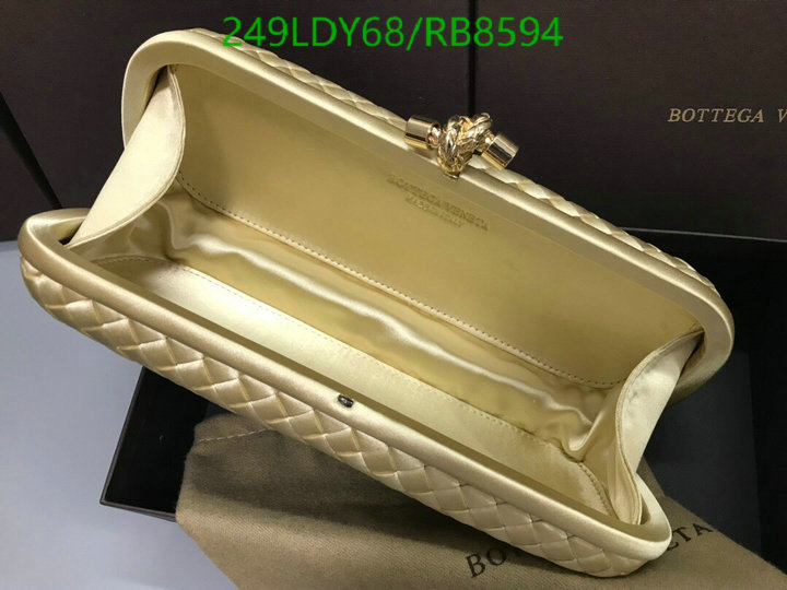 BV Bag-(Mirror)-Clutch- Code: RB8594 $: 249USD