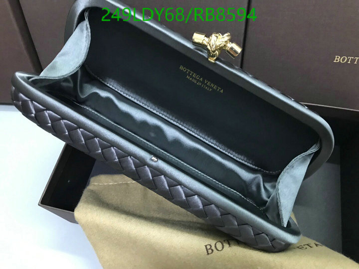 BV Bag-(Mirror)-Clutch- Code: RB8594 $: 249USD