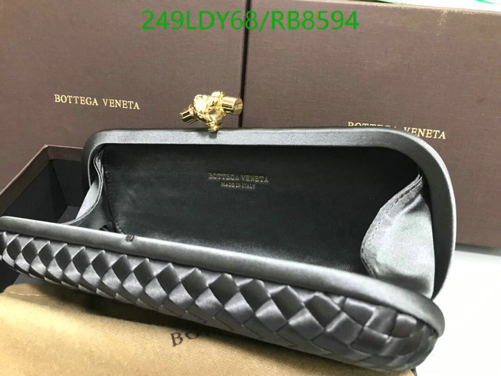 BV Bag-(Mirror)-Clutch- Code: RB8594 $: 249USD