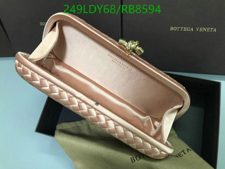 BV Bag-(Mirror)-Clutch- Code: RB8594 $: 249USD