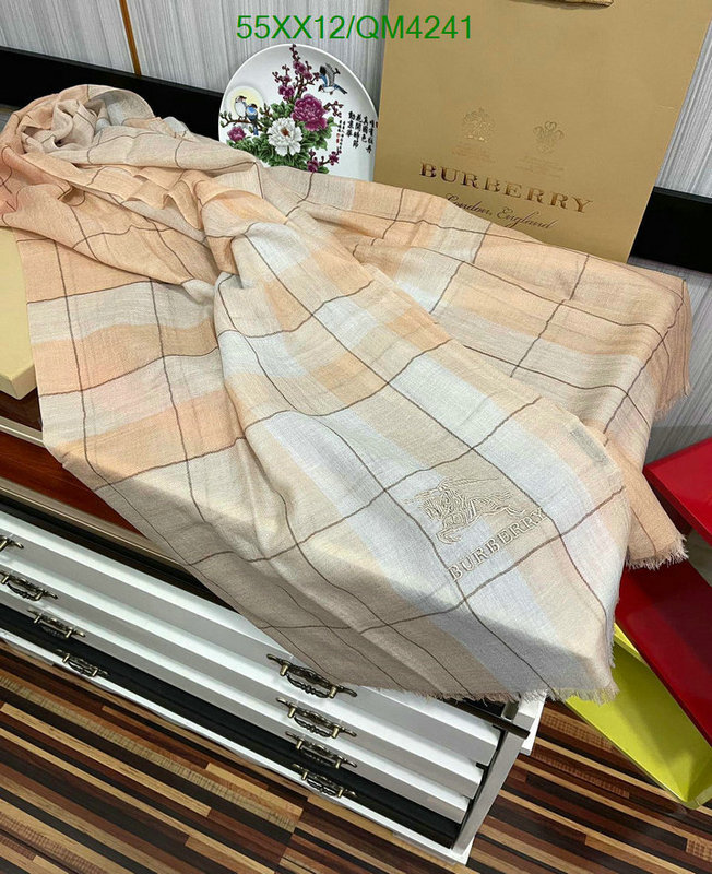 Scarf-Burberry Code: QM4241 $: 55USD