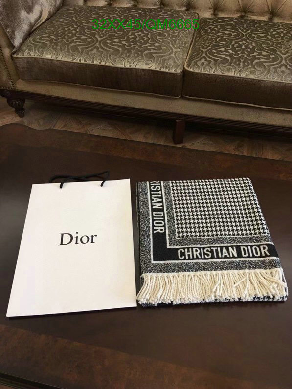Scarf-Dior Code: QM6665 $: 32USD