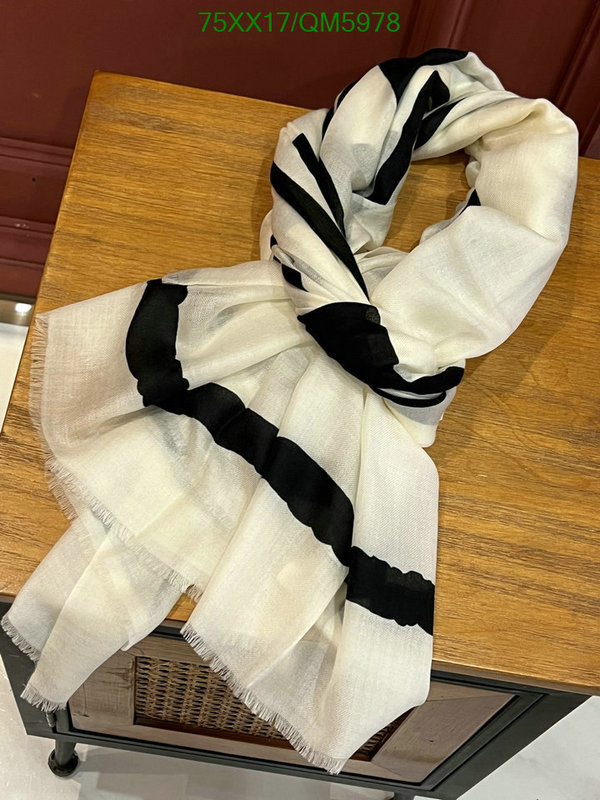 Scarf-Dior Code: QM5978 $: 75USD