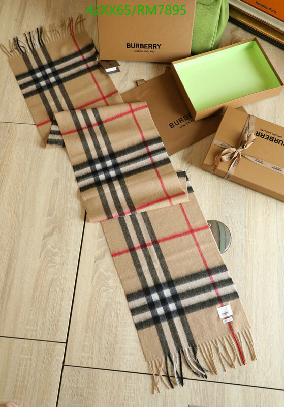 Scarf-Burberry Code: RM7895 $: 42USD