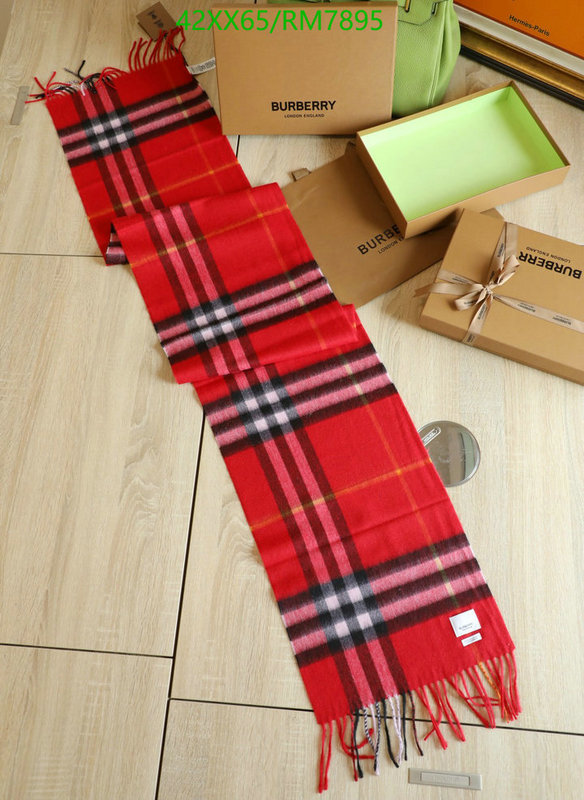 Scarf-Burberry Code: RM7895 $: 42USD