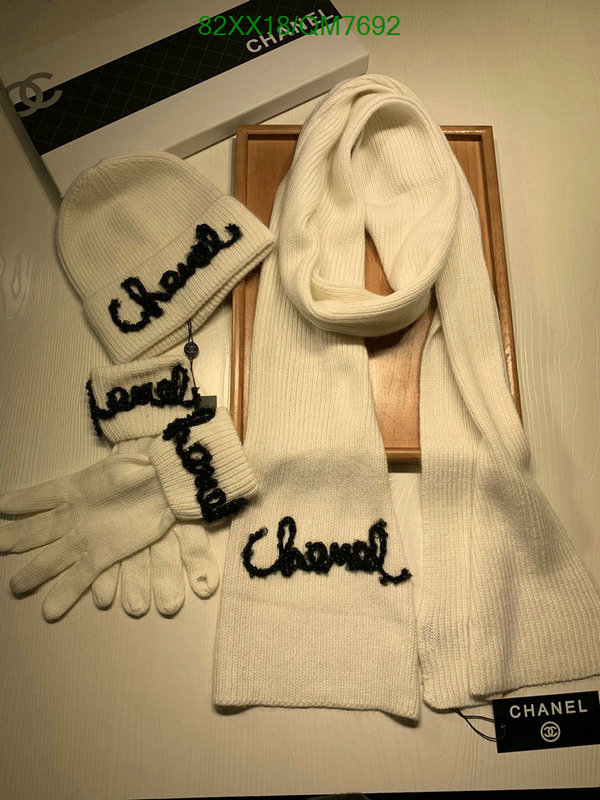 Scarf-Chanel Code: QM7692 $: 82USD