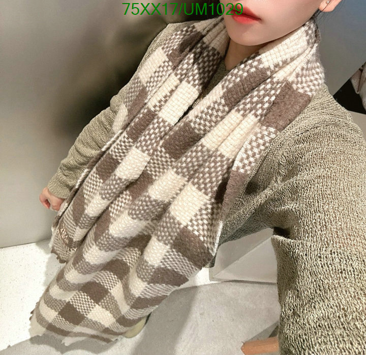 Scarf-Burberry Code: UM1029 $: 75USD