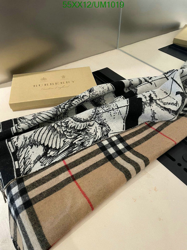 Scarf-Burberry Code: UM1019 $: 55USD