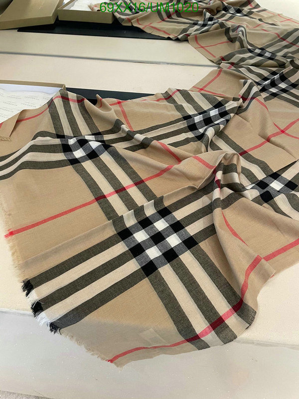 Scarf-Burberry Code: UM1020 $: 69USD