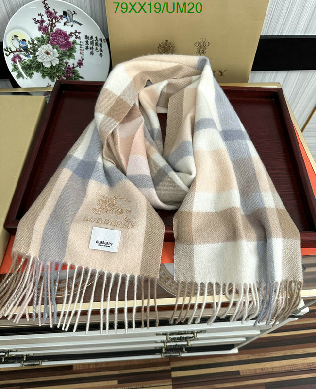 Scarf-Burberry Code: UM20 $: 79USD