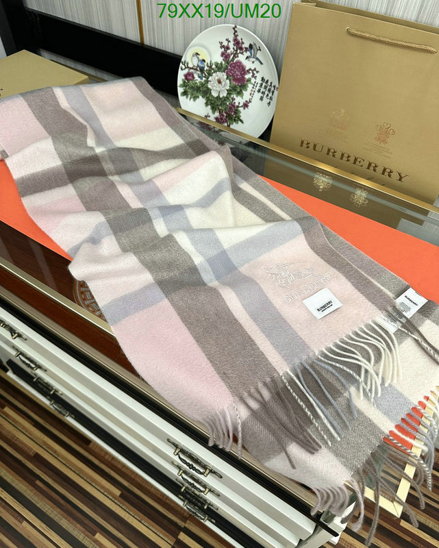 Scarf-Burberry Code: UM20 $: 79USD