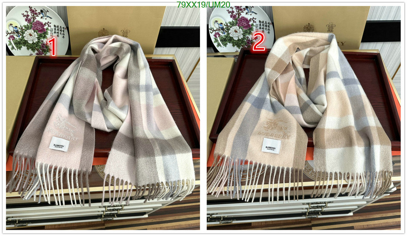 Scarf-Burberry Code: UM20 $: 79USD