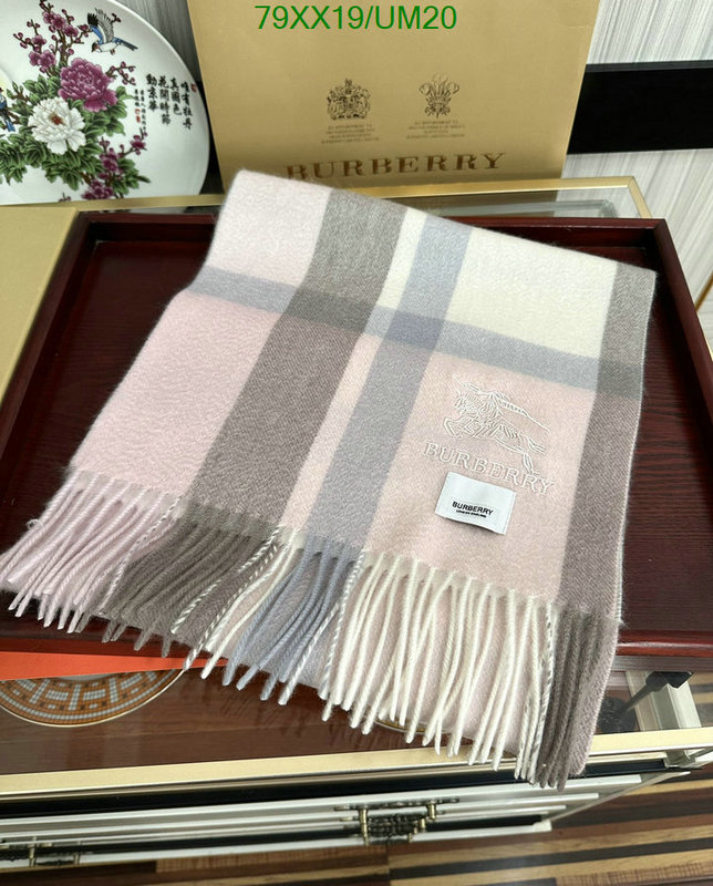 Scarf-Burberry Code: UM20 $: 79USD