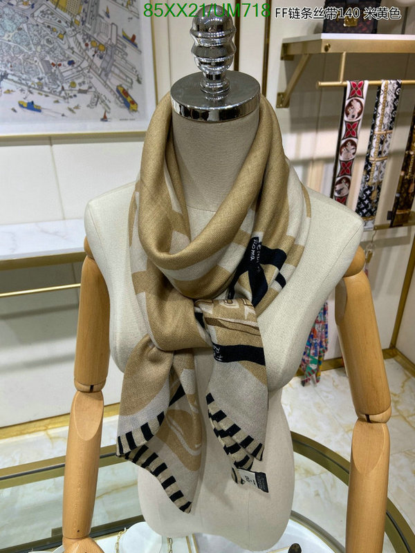 Scarf-Fendi Code: UM718 $: 85USD