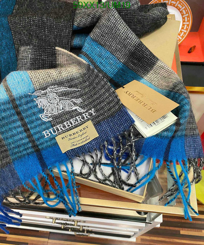 Scarf-Burberry Code: UM19 $: 59USD