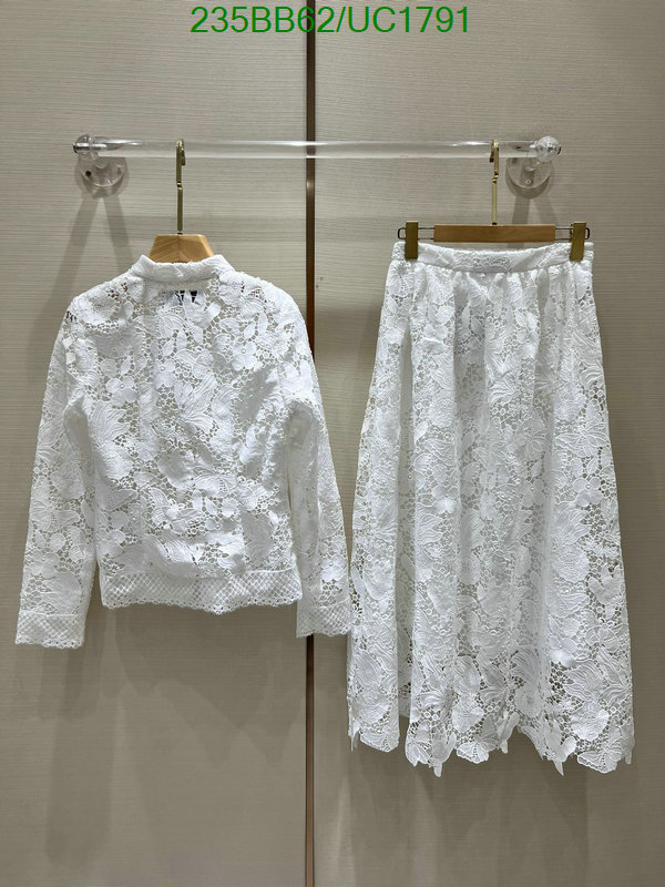 Clothing-Dior Code: UC1791 $: 235USD