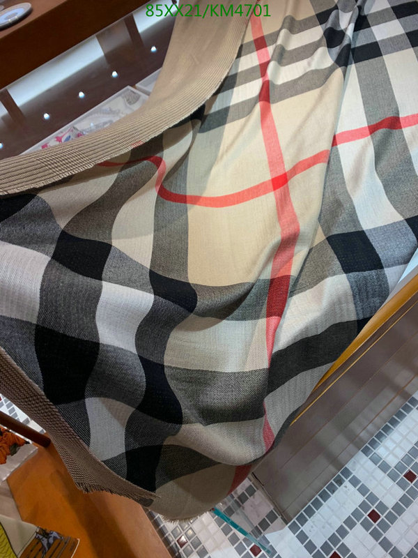 Scarf-Burberry Code: KM4701 $: 85USD