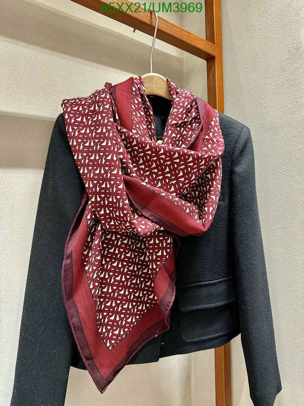 Scarf-Burberry Code: UM3969 $: 85USD