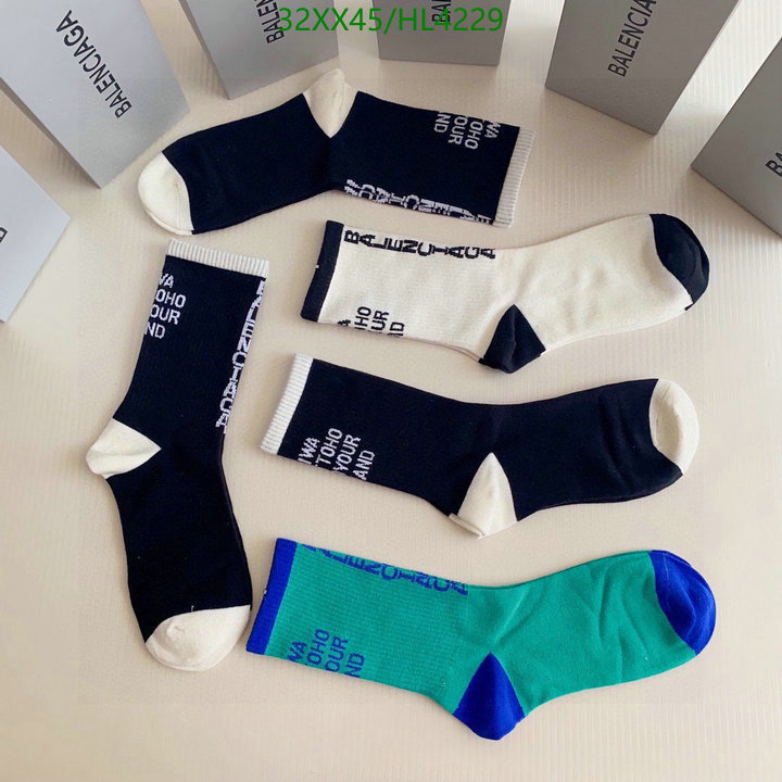 Sock-Balenciaga Code: HL4229 $: 32USD