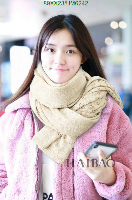 Scarf-Chanel Code: UM6242 $: 89USD