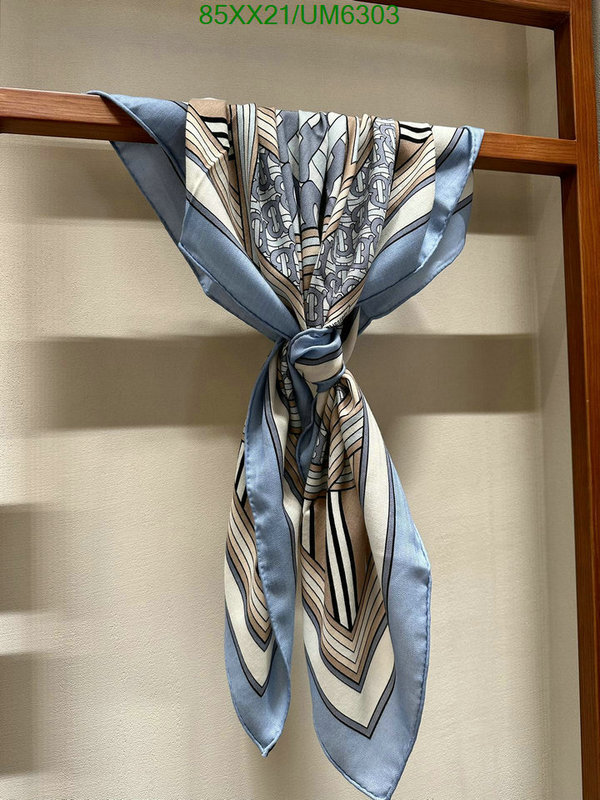 Scarf-Burberry Code: UM6303 $: 85USD