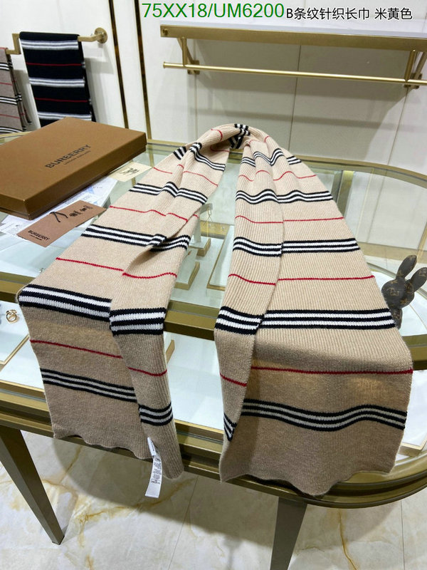 Scarf-Burberry Code: UM6200 $: 75USD