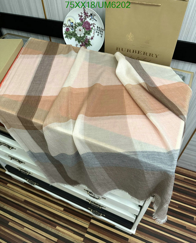 Scarf-Burberry Code: UM6202 $: 75USD